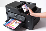 Profitez de la connectivité de l'imprimante multifonction jet d'encre MFC-J5335DW