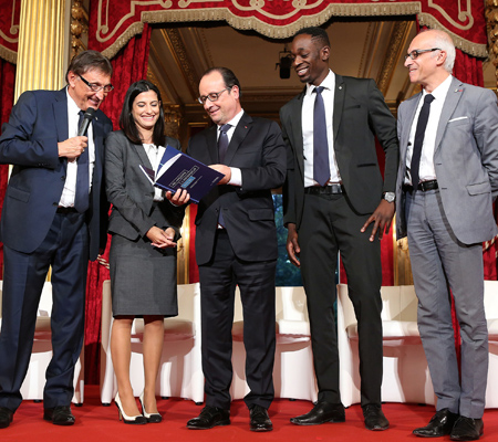 Brother signe le Livre Blanc NQT à l'Elysee